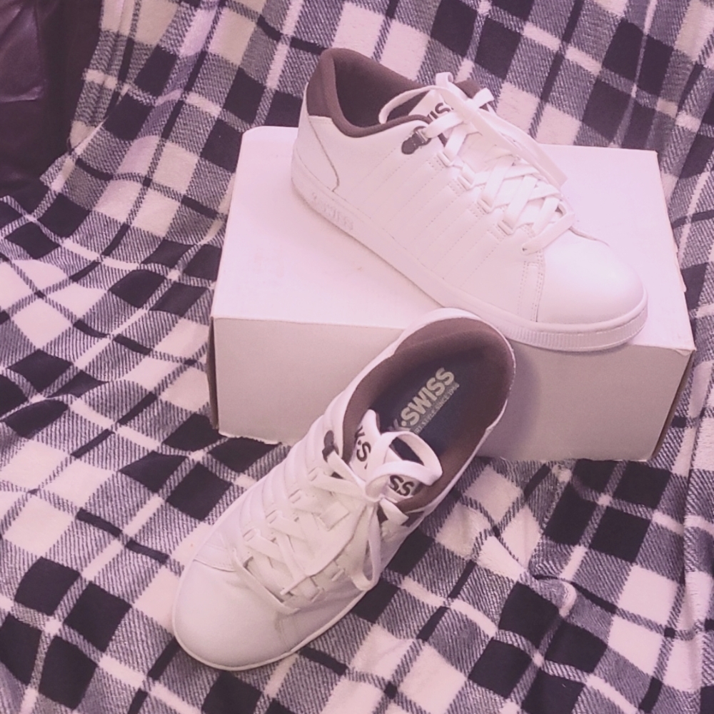 K Swiss Lozan lii sneakers brown trim and white. Men's size 8.5